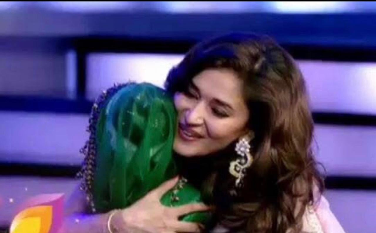MD Indu Sharma with Madhuri Dixit at the Dance India Dance Super Moms audition